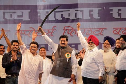 Chief minister Prithviraj Chauhan, Sunil Shetty, Irrfan Khan, Sajid Wajid, Tinu Anand with MLA Aslam Shaikh at prize distribution ceremony of Malad Sports festival