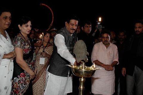 Chief minister Prithviraj Chauhan, Sunil Shetty, Irrfan Khan, Sajid Wajid, Tinu Anand with MLA Aslam Shaikh at prize distribution ceremony of Malad Sports festival