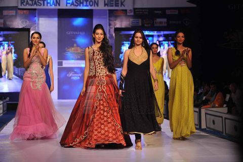 Evelyn Sharma and Miss India Navneet Kaur Dhillon walk the ramp at Rajasthan Fashion Week 2013 in Jaipur