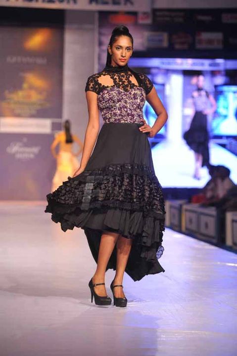 Evelyn Sharma and Miss India Navneet Kaur Dhillon walk the ramp at Rajasthan Fashion Week 2013 in Jaipur