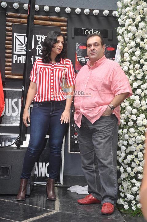 Kunal Kapoor unveils Shashi Kapoor's hand imprint tile for UTV Stars Walk of the Stars