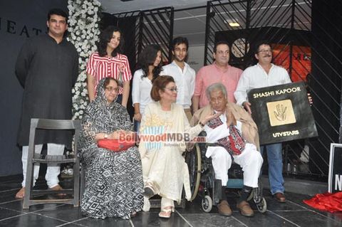 Kunal Kapoor unveils Shashi Kapoor's hand imprint tile for UTV Stars Walk of the Stars