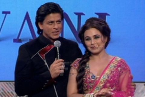 Shah Rukh Khan walks the ramp with Yash Chopra's nine heroines at the tribute on his birth anniversary