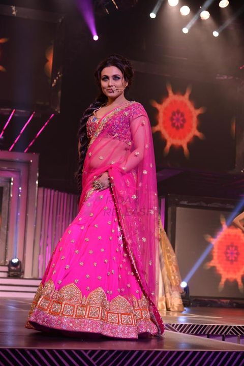 Shah Rukh Khan walks the ramp with Yash Chopra's nine heroines at the tribute on his birth anniversary