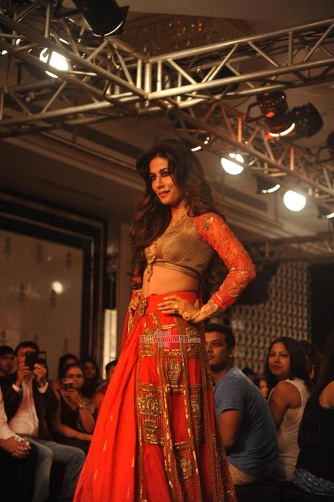 Chitrangada Singh showstopper for Harshita Chatterjee Deshmukh show