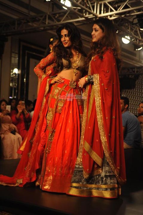 Chitrangada Singh showstopper for Harshita Chatterjee Deshmukh show