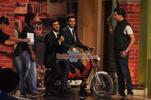 Priyanka Chopra, Ranveer Singh, Arjun Kapoor promote 'GUNDAY' on 'COMEDY NIGHTS WITH KAPIL' sets