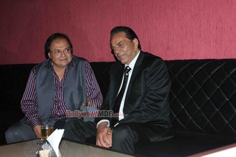 Dharmendra & Sharman Joshi at the launch of Carnival Cinemas