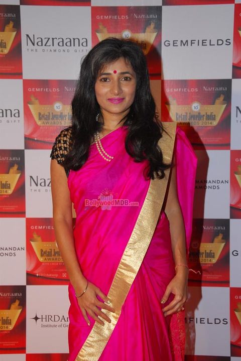 Bolly Celebs at 10th Annual Gemfields & Nazraana Retail Jeweller India Awards 2014