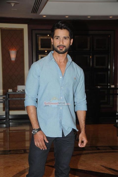 Bolly Celebs at the book launch of Haider, Omkara and Maqbool