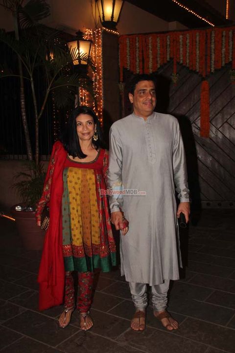 Amitabh Bachchan hosted Diwali party at his bungalow Jalsa