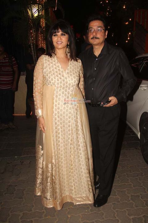 Amitabh Bachchan hosted Diwali party at his bungalow Jalsa