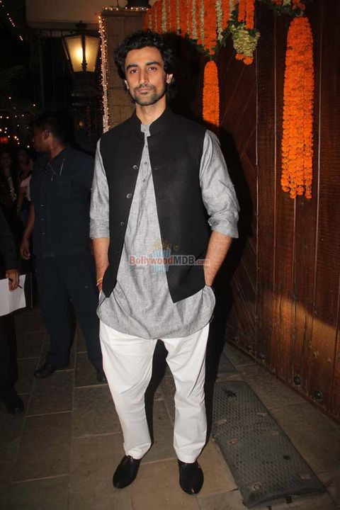 Amitabh Bachchan hosted Diwali party at his bungalow Jalsa