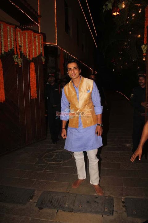 Amitabh Bachchan hosted Diwali party at his bungalow Jalsa