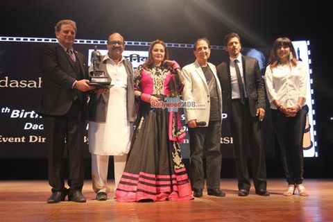 Shah Rukh Khan, Huma Qureshi, Tiger Shroff, among Bollywood Celebs honoured at the Dadasaheb Phalke Film Foundation Awards 2015