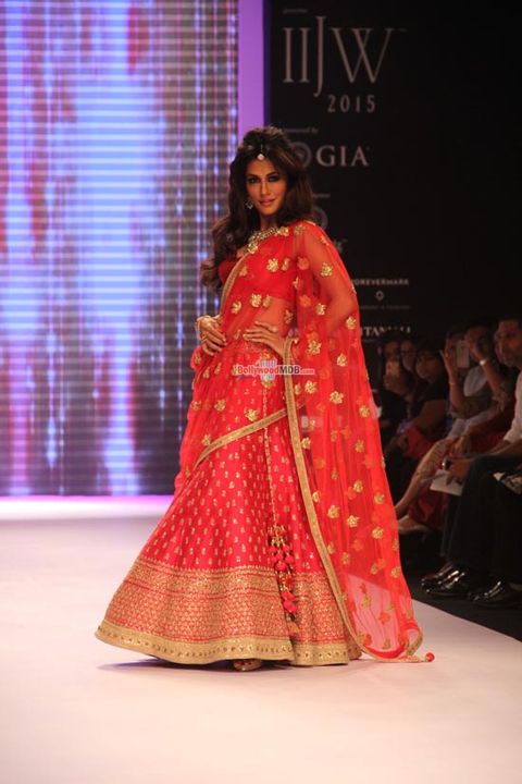 Chitrangada Singh as Show-Stopper for Shobha Shringar