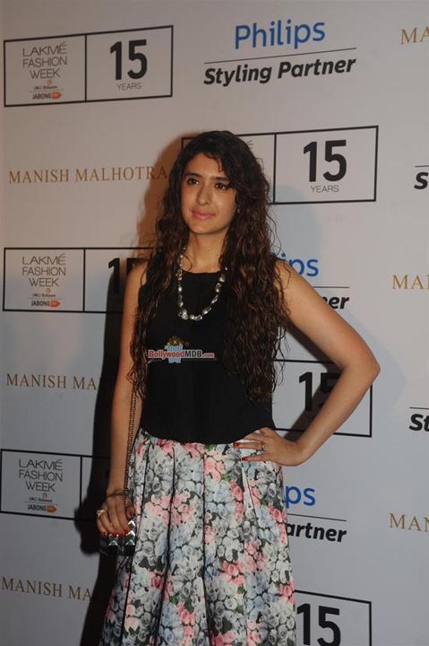 Hot Bollywood Celebs at Manish Malhotra show at LFW Winter / Festive 2015