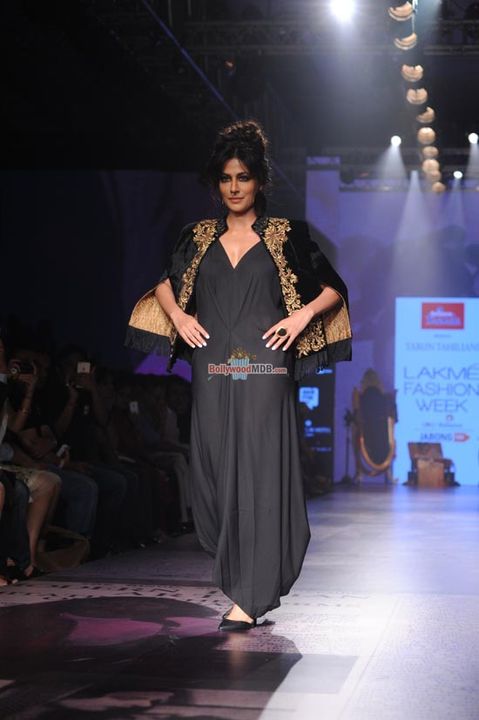 Chitrangada Singh and Ujjwala Raut walk the Ramp for Reliance Trends presents Tarun Tahiliani show at LFW Winter Festive 2015