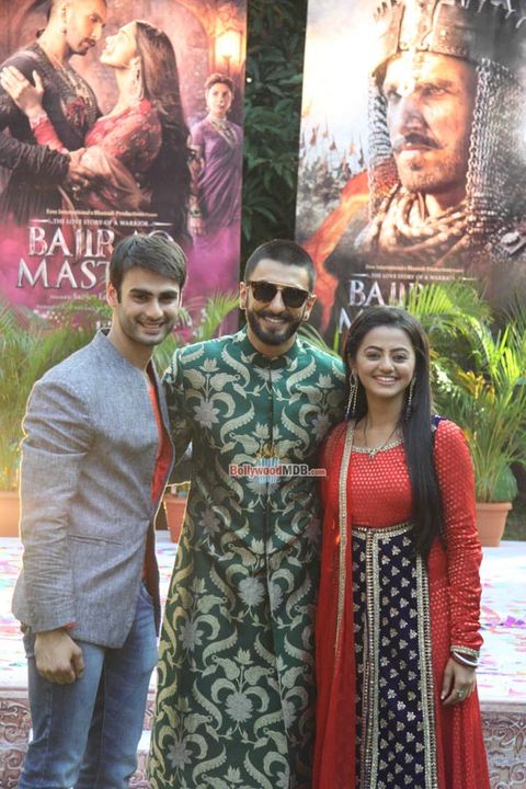 Stars during the promotion of film 'Bajirao Mastani' on the sets of Colors TV serial Swaragini