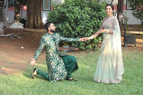 Stars during the promotion of film 'Bajirao Mastani' on the sets of Colors TV serial Swaragini