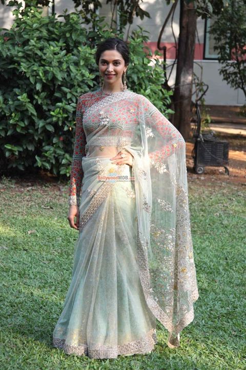 Stars during the promotion of film 'Bajirao Mastani' on the sets of Colors TV serial Swaragini