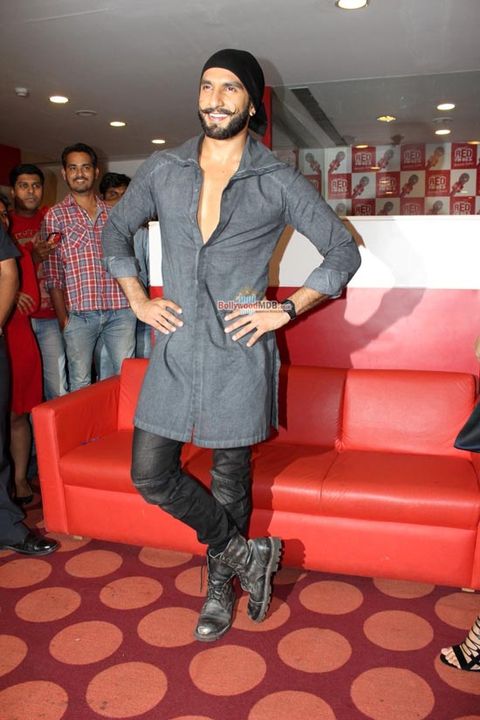 Ranveer Singh and Deepika Padukone promote film 'Bajirao Mastani' on Red FM