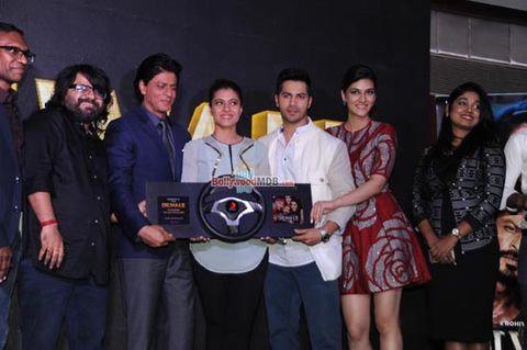 Shah Rukh Khan, Kajol, Varun Dhawan, Kriti Sanon at film 'Dilwale' music celebration