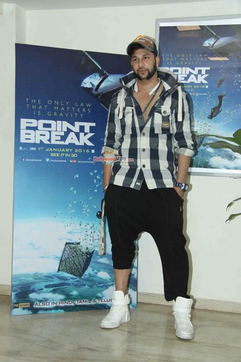 Sunny Deol holds special pre-release screening of Hollywood film 'Point Break' to appreciate stuntmen of our industry