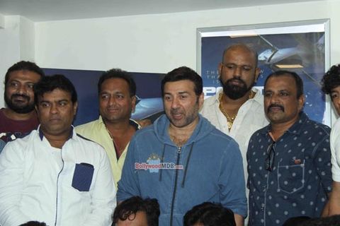 Sunny Deol holds special pre-release screening of Hollywood film 'Point Break' to appreciate stuntmen of our industry