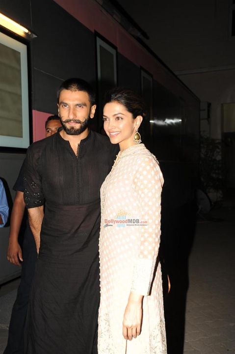 Deepika Padukone and Ranveer Singh at film 'Bajirao Mastani' media interactions