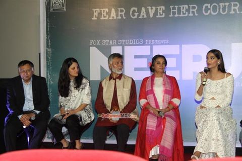 Sonam Kapoor with brothers of Neerja Bhanot, Aneesh and Akhil Bhanot at film 'Neerja' trailer launch