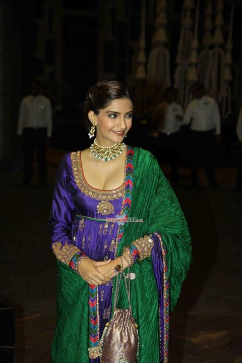Amitabh Bachchan, Kangana Ranaut, Alia Bhatt, Sonam Kapoor, Shraddha Kapoor among Bollywood Celebs at Shahid-Mira's Wedding Reception