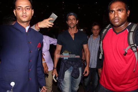 Hrithik Roshan, Anushka Sharma, Arjun Kapoor Snapped on Arrival from IIFA 2015