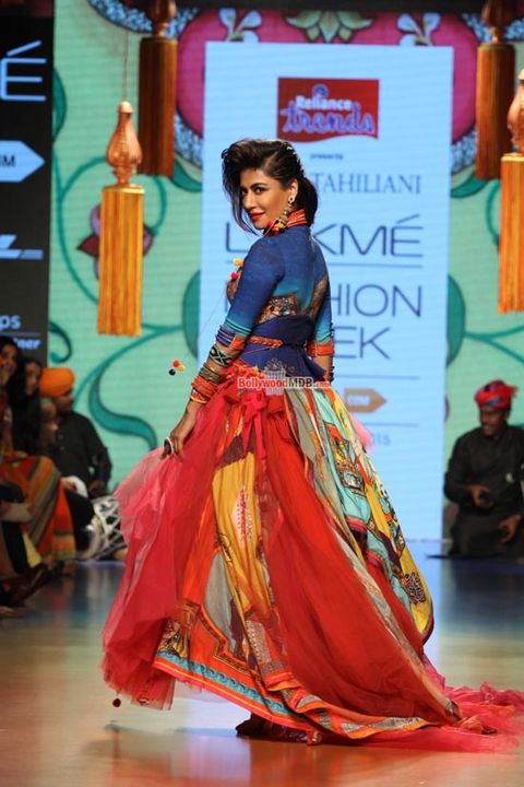 Chitrangada Singh walks the ramp as showstopper at LFW Summer/Resort 2015