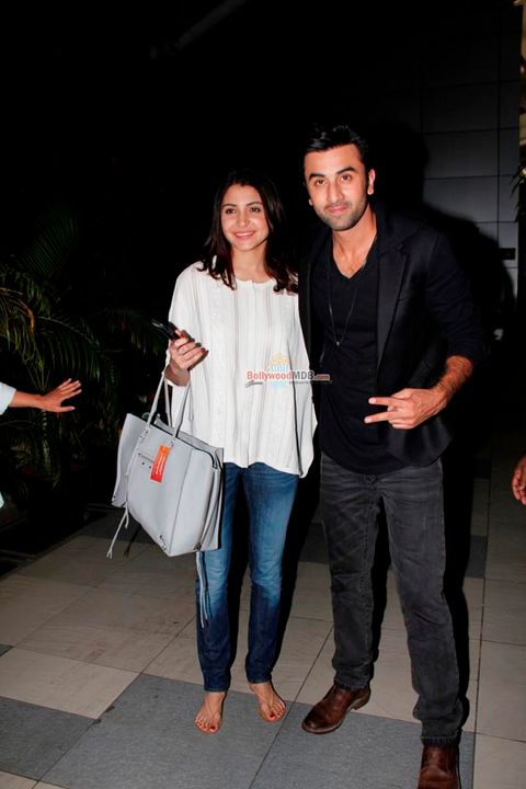 Ranbir Kapoor & Anushka Sharma Snapped at Mumbai Domestic Airport