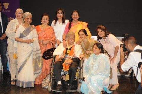 Ranbir Kapoor, Saif Ali Khan, Amitabh Bachchan, Hema Malini, Rekha, Rishi Kapoor among celebs at Presentation of 'Dadasaheb Phalke Award' to legendary veteran actor Shashi Kapoor