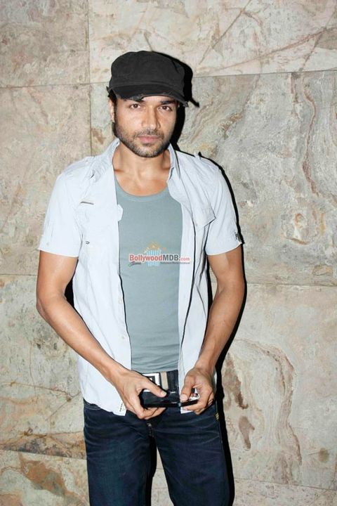 Kangana Ranaut, Preity Zinta, Aditi Rao Hydari, Huma Qureshi, R. Madhavan among Bolly Celebs at film 'Tanu Weds Manu Returns' Special Screening