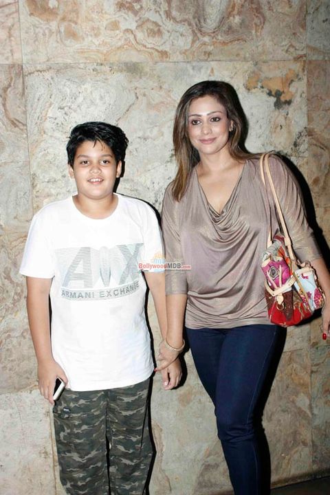 Kangana Ranaut, Preity Zinta, Aditi Rao Hydari, Huma Qureshi, R. Madhavan among Bolly Celebs at film 'Tanu Weds Manu Returns' Special Screening