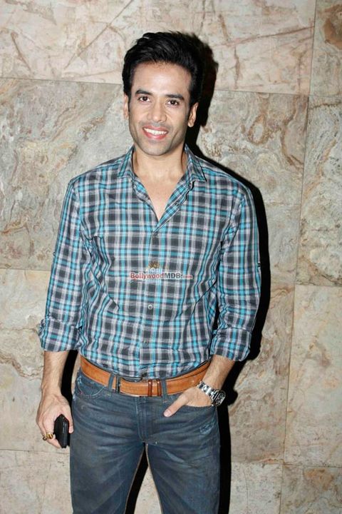 Kangana Ranaut, Preity Zinta, Aditi Rao Hydari, Huma Qureshi, R. Madhavan among Bolly Celebs at film 'Tanu Weds Manu Returns' Special Screening