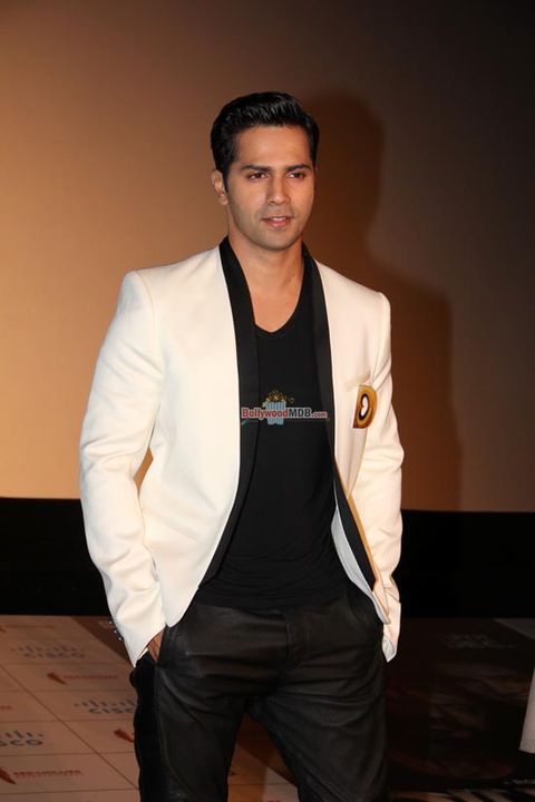 Shah Rukh Khan, Kajol, Varun Dhawan, Kriti Sanon among other celebs at Trailer Launch of 'Dilwale'