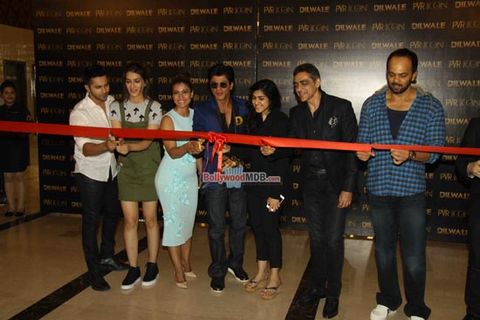 'Dilwale' Star Cast at the launch of song 'Manma Emotion  Jaage Re'