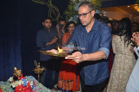 Bollywood Celebs snapped celebrating Ganesh Festival 2015