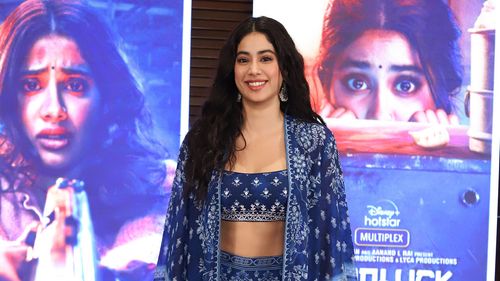 Janhvi Kapoor spotted at Juhu in Mumbai