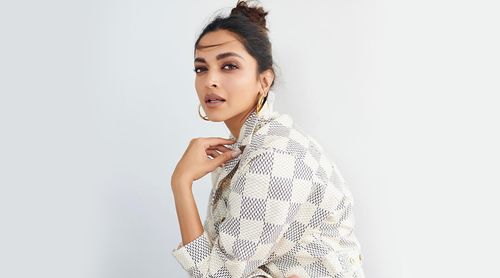 Inside: Deepika Padukone is all smiles in the BTS picture from Fighter set