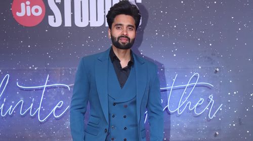 Producer-Actor Jackky Bhagnani Looks DAPPER On The Red Carpet At An Event In Mumbai (View Pic)