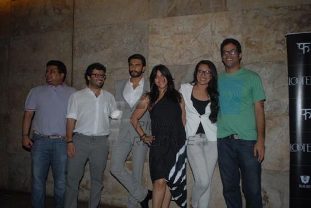 Bolly Celebs snapped at \'LOOTERA\' special screening