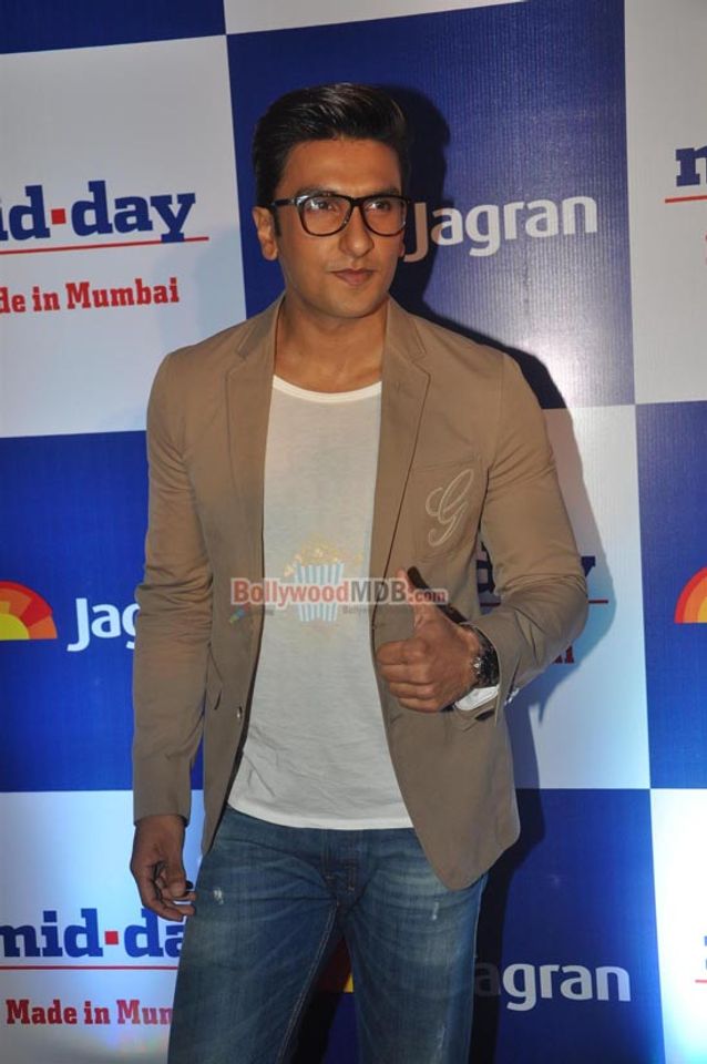 Hottest Bolly Celebs at Mid-day Newspaper relaunch party