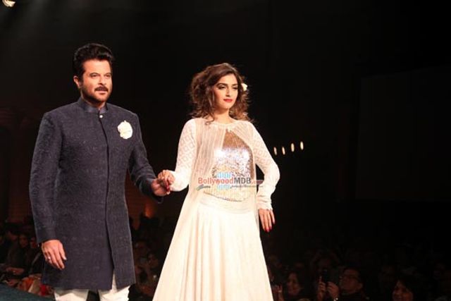 Amitabh Bachchan, Shatrughan Sinha, Sonakshi Sinha, among others Walk the Ramp At Shabana Azmi's Fashion Show 2015