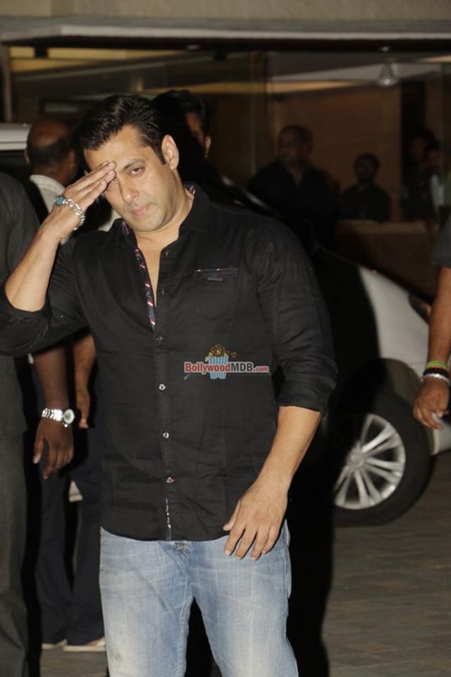 Shraddha Kapoor, Salman Khan, Riteish Deshmukh Among Other Celebs At Arpita Khan's Birthday Bash