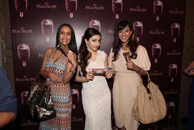 Soha Ali Khan, Sarah Jane Dias, Urvashi Rautela at the launch of a new Choco Cappuccino flavour of Magnum Icecream